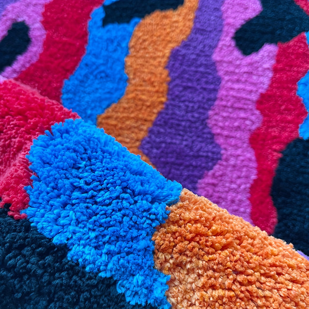 Handmade Plush Mat - Smiling Face Design (Black\u002FBeige) with Plush Pile, Soft Striped Irregular Smiling joyful Face (Smiling Eyes) - Room,, Bedroom, Bathroom - Easy-Clean Rubber Backing, Handmade (Low